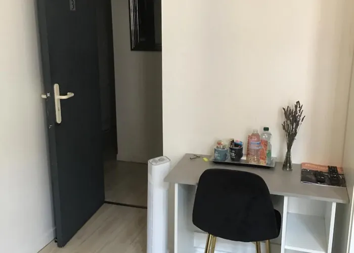 Hotel Cápsula Cosy 3 Montauban