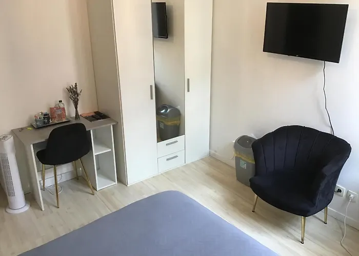 Hotel Cápsula Cosy 3 Montauban